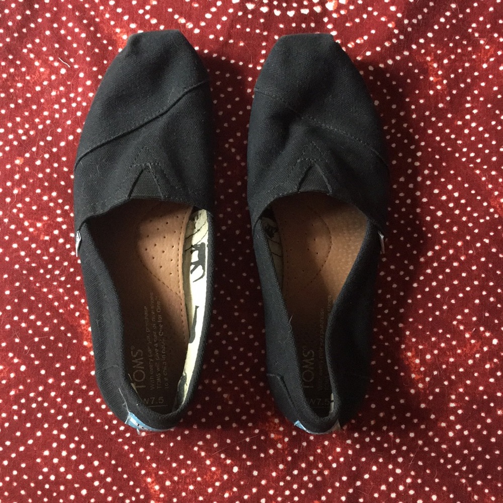 Black Classic Toms